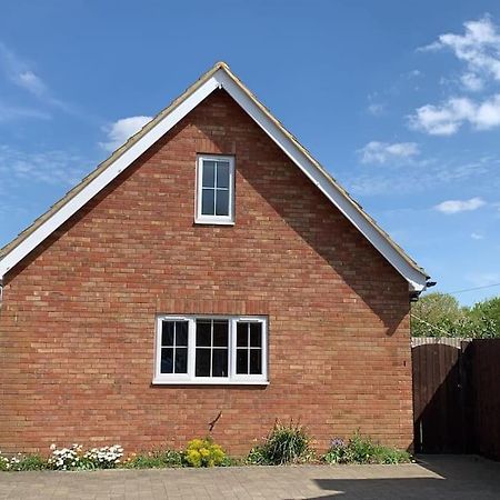 Cute 1 Bedroom House With Pool / Ping Pong Table. Biggleswade Bagian luar foto
